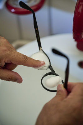Anti-SchlerggÃ¤-Schuum von MIOSELECTION ist die perfekte und desinfizierende Brillenreinigung